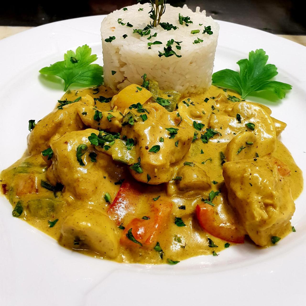 זארבורג Hotel Restaurant Zunftstube מראה חיצוני תמונה